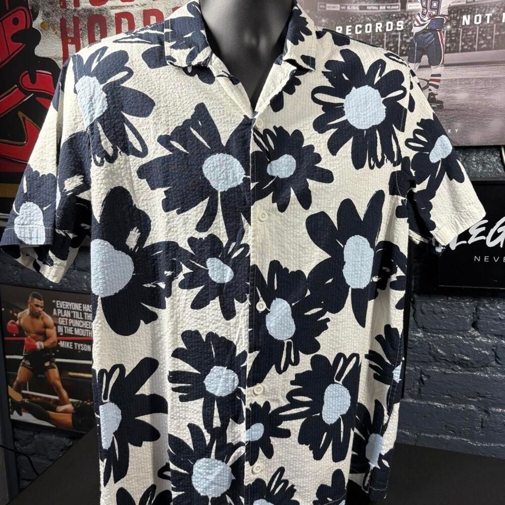 Common People Floral Seersucker Shirt - Men’s Large